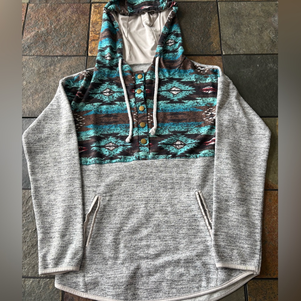 Aztec Print Hem Pullover Hoodie in Gray and Teal